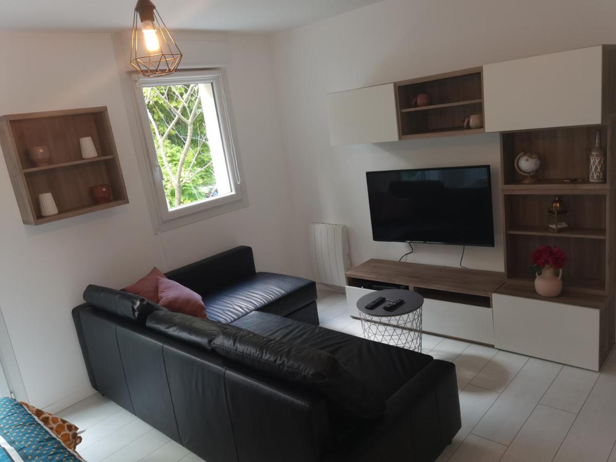 Home Up Bezons Ngoại thất bức ảnh